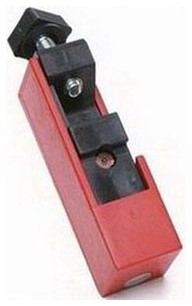 Circuit Breaker Lockout System, Clamp-On for 120/277V Breakers w/o Integrated Locks