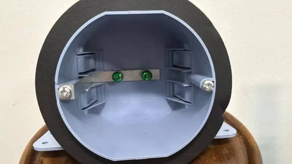 [1221] Octagonal Plastic Box 1221